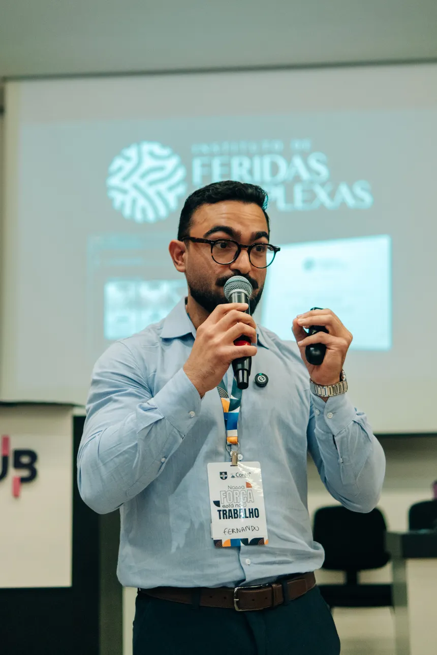 Dr. Fernando Silveira palestrando
